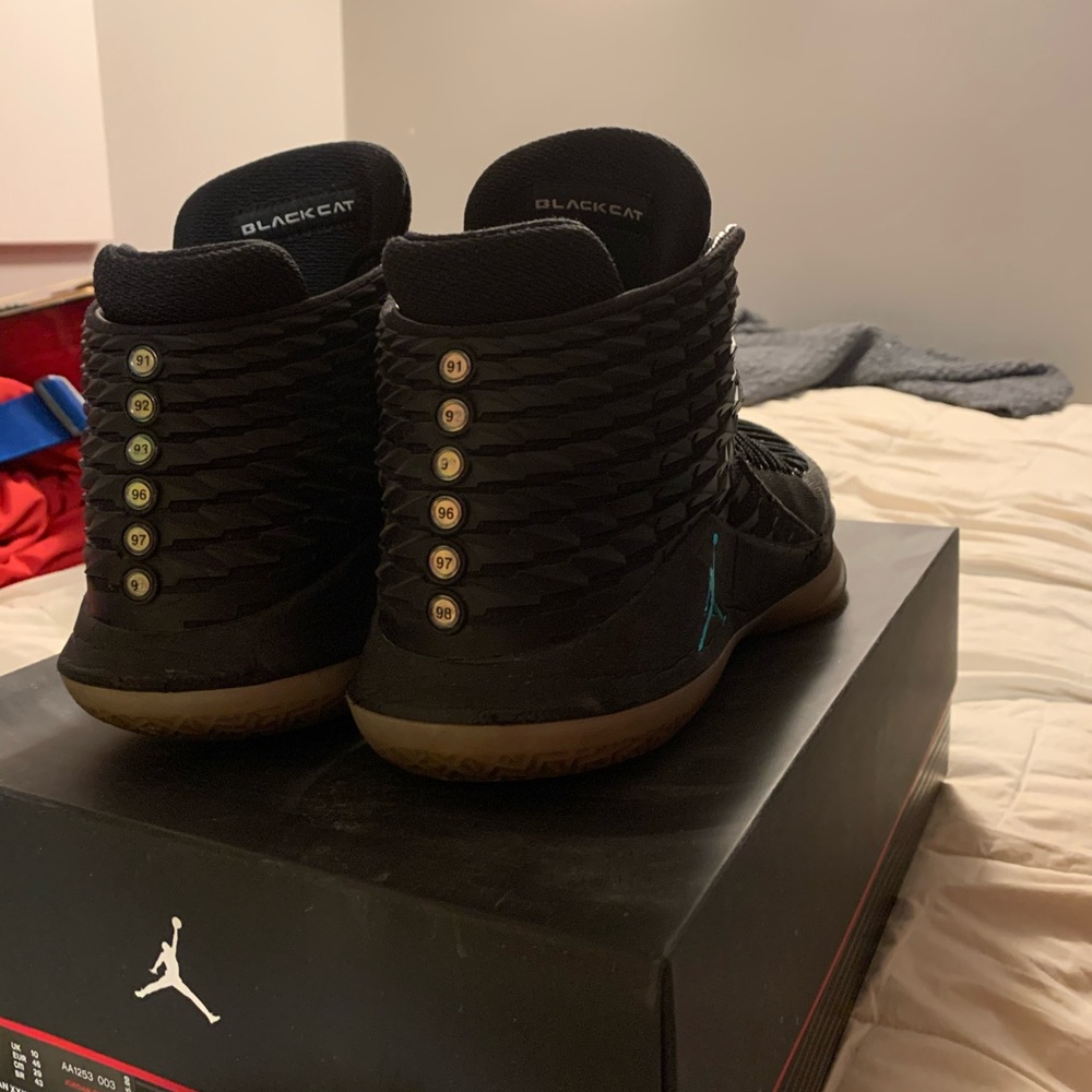 Jordan 32 basketball shoes - Picture 3 of 5